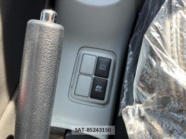 Toyota AQUA 2013-10 8827848-24