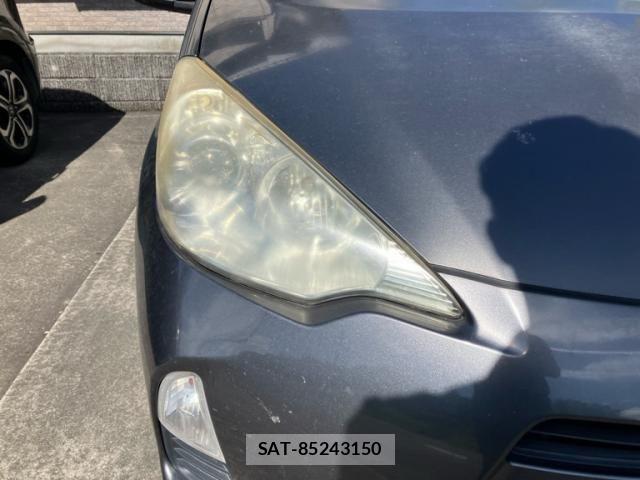 Toyota AQUA 2013-10 8827848-5