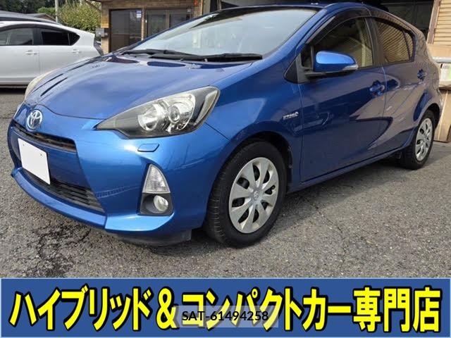 Toyota AQUA 2012-03 8827819-0