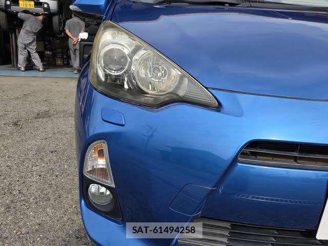 Toyota AQUA 2012-03 8827819-12