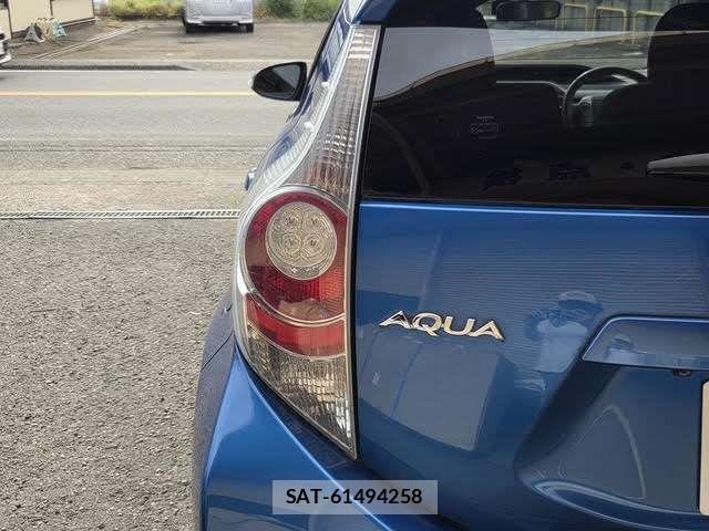 Toyota AQUA 2012-03 8827819-16