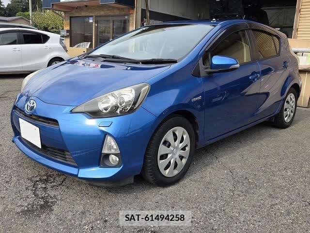 Toyota AQUA 2012-03 8827819-4