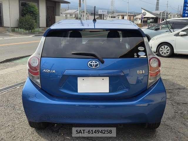 Toyota AQUA 2012-03 8827819-8