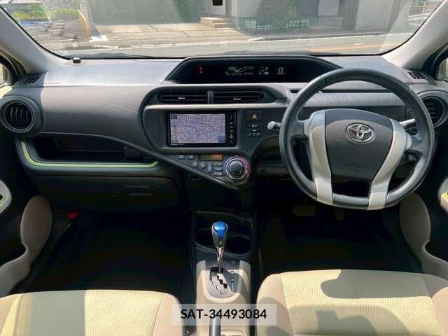 Toyota AQUA 2013-07 8827820-15