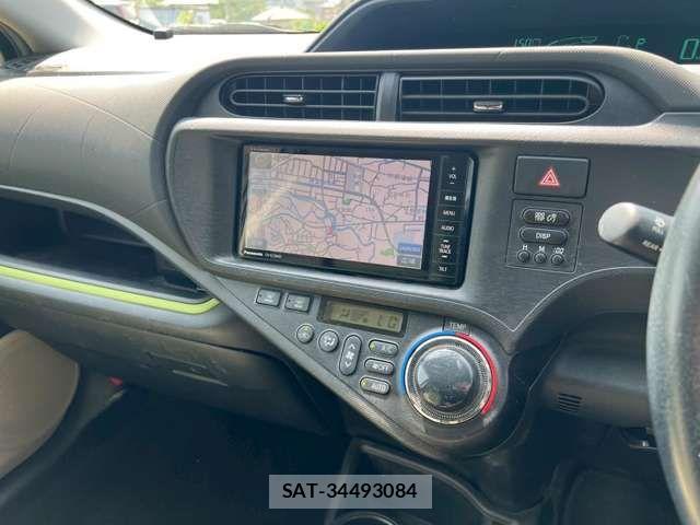 Toyota AQUA 2013-07 8827820-18