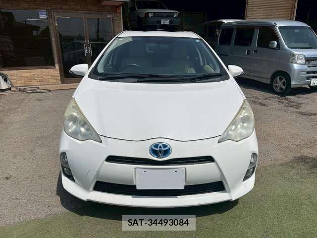 Toyota AQUA 2013-07 8827820-4