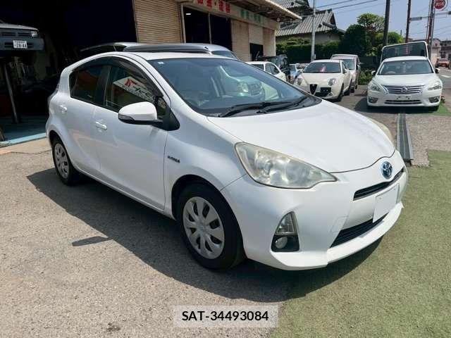 Toyota AQUA 2013-07 8827820-5