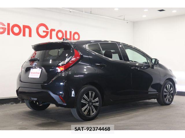 Toyota AQUA 2025-03 8827784-1