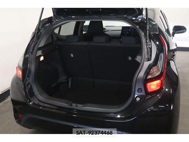 Toyota AQUA 2025-03 8827784-21