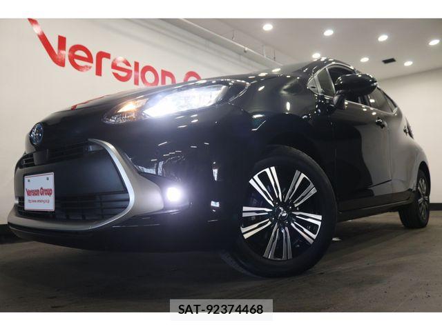 Toyota AQUA 2025-03 8827784-25
