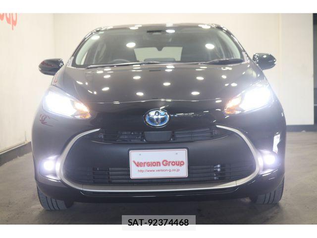 Toyota AQUA 2025-03 8827784-3