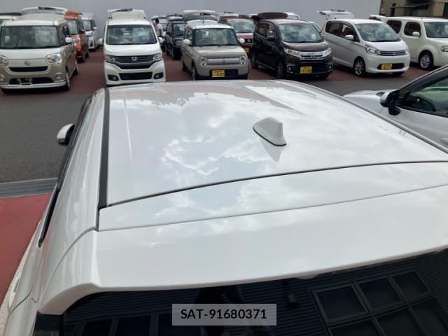 Toyota AQUA 2017-03 8827810-10