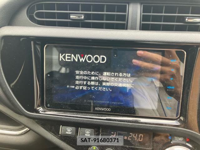 Toyota AQUA 2017-03 8827810-15