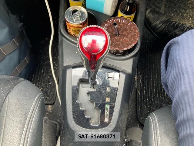 Toyota AQUA 2017-03 8827810-21