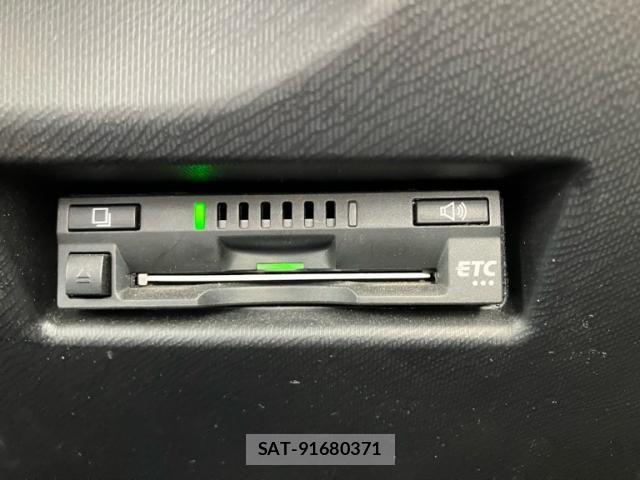 Toyota AQUA 2017-03 8827810-25