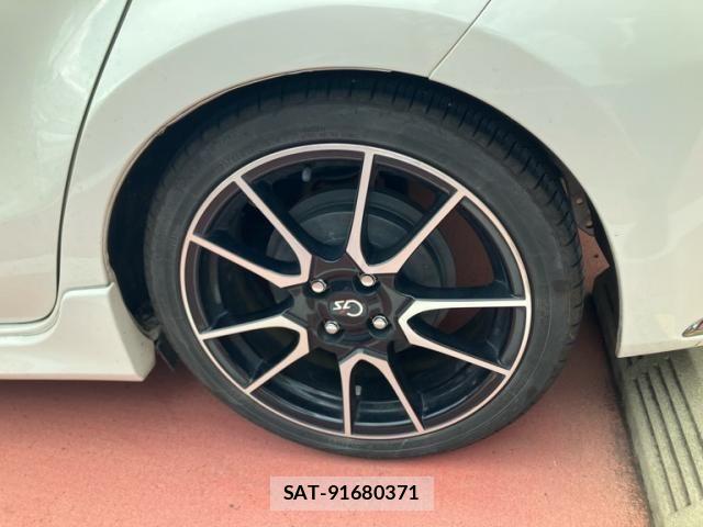Toyota AQUA 2017-03 8827810-6