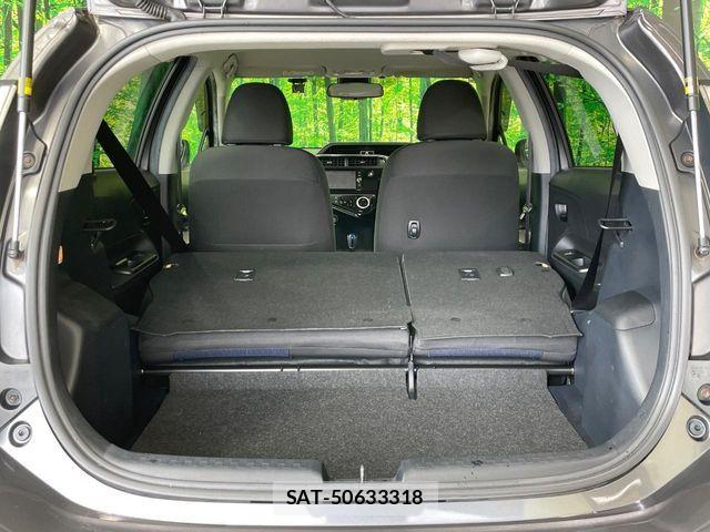 Toyota AQUA 2017-10 8827796-9