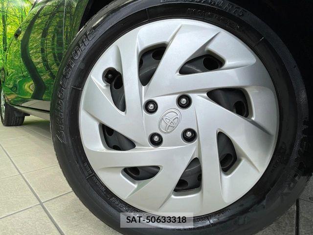 Toyota AQUA 2017-10 8827796-12
