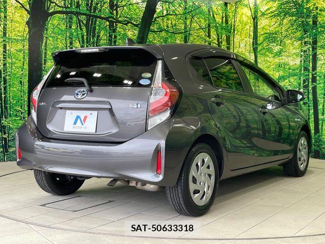 Toyota AQUA 2017-10 8827796-16
