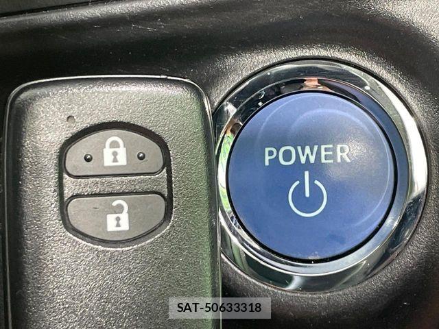 Toyota AQUA 2017-10 8827796-5