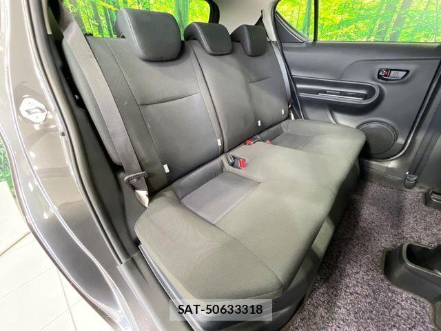 Toyota AQUA 2017-10 8827796-8