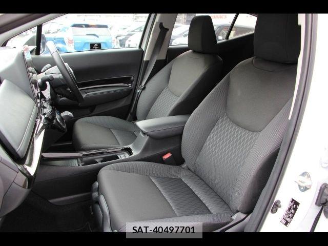 Toyota AQUA 2025-04 8827780-10
