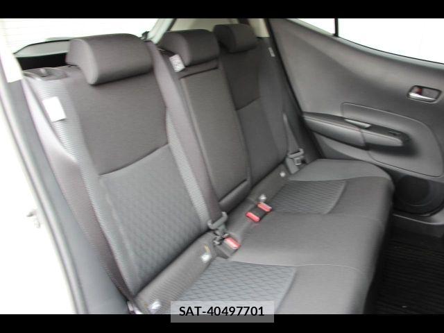 Toyota AQUA 2025-04 8827780-11