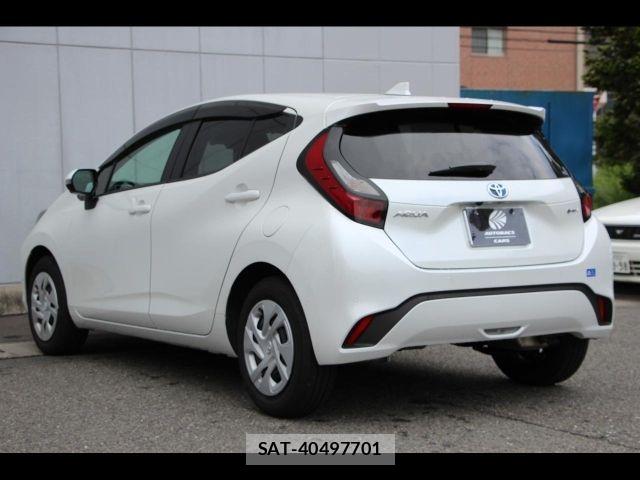 Toyota AQUA 2025-04 8827780-18