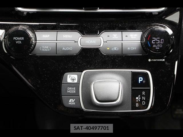 Toyota AQUA 2025-04 8827780-21