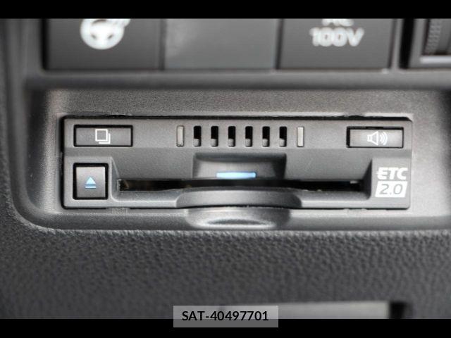Toyota AQUA 2025-04 8827780-24