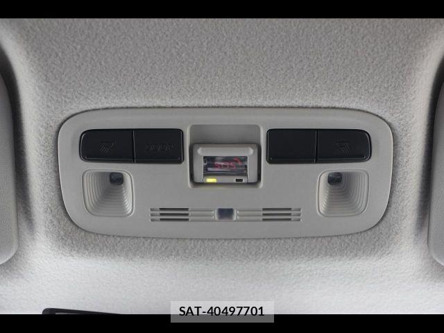 Toyota AQUA 2025-04 8827780-26