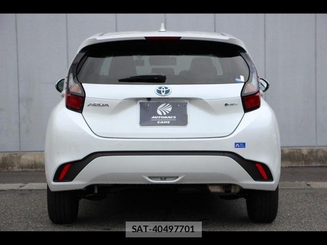 Toyota AQUA 2025-04 8827780-4
