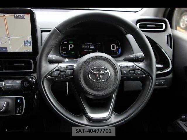 Toyota AQUA 2025-04 8827780-7