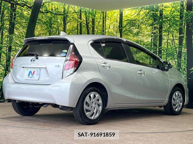 Toyota AQUA 2015-09 8827800-16