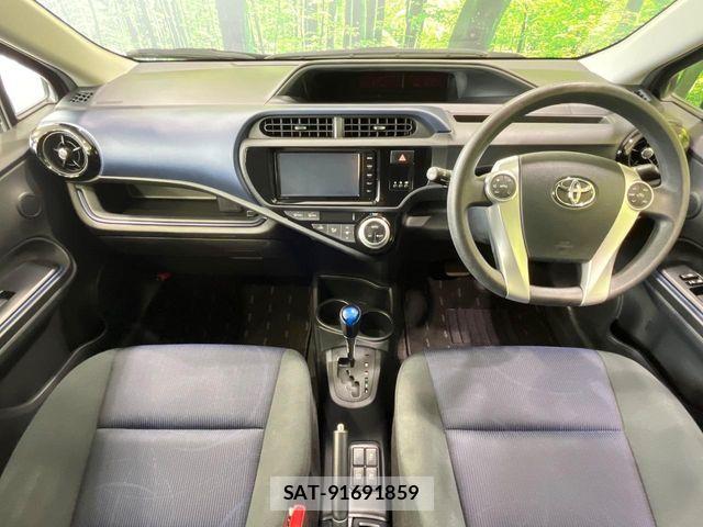 Toyota AQUA 2015-09 8827800-1