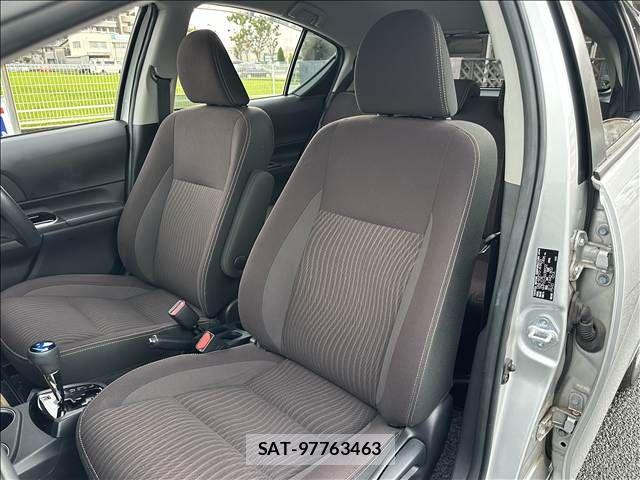 Toyota AQUA 2017-08 8827795-4