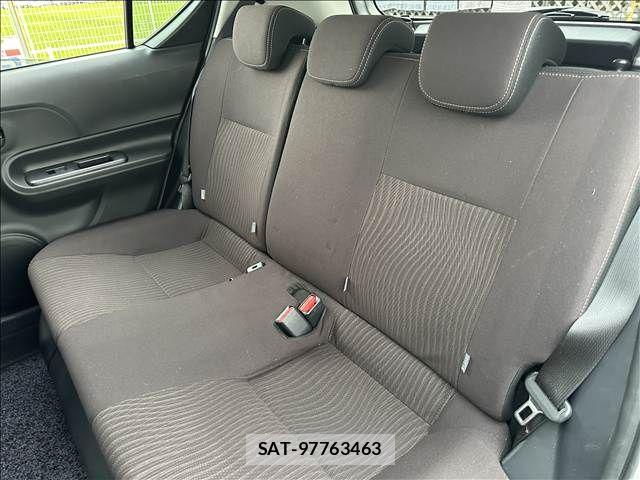Toyota AQUA 2017-08 8827795-5