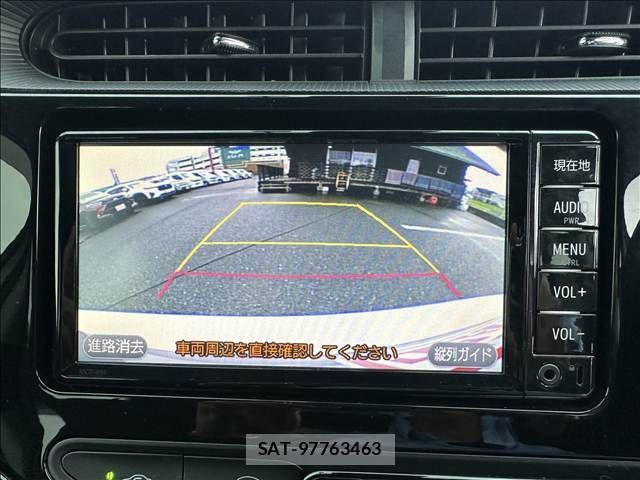 Toyota AQUA 2017-08 8827795-7