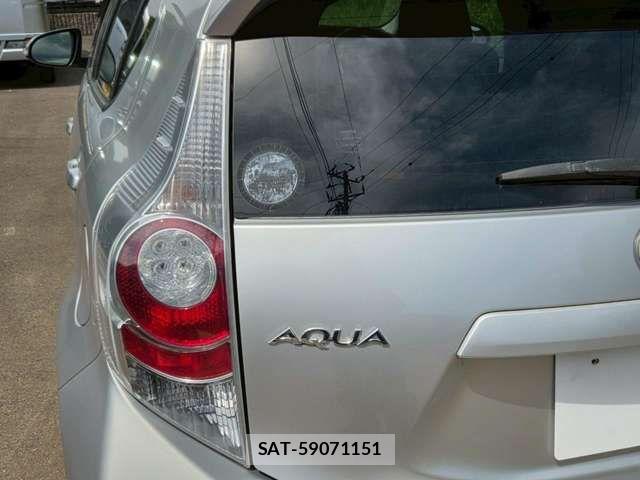 Toyota AQUA 2012-07 8827834-14