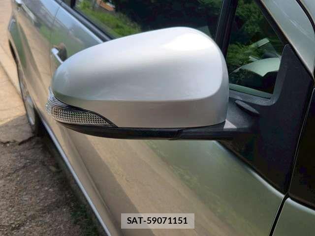 Toyota AQUA 2012-07 8827834-15
