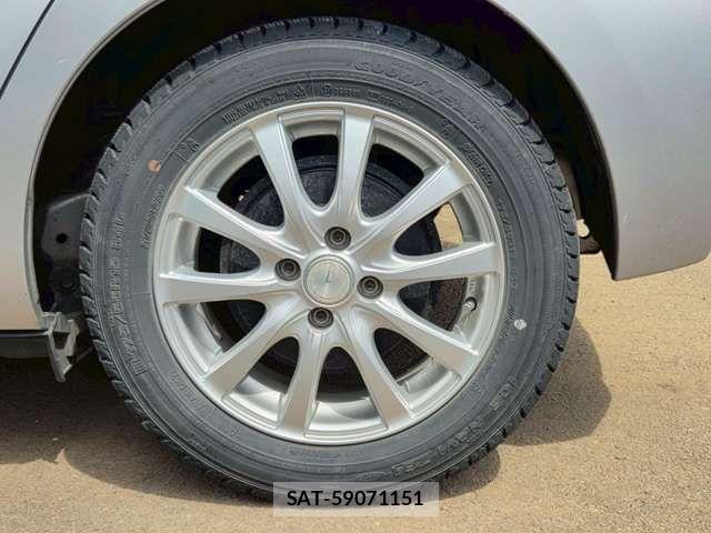 Toyota AQUA 2012-07 8827834-18