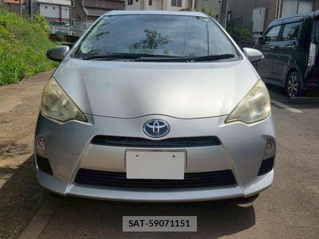 Toyota AQUA 2012-07 8827834-4