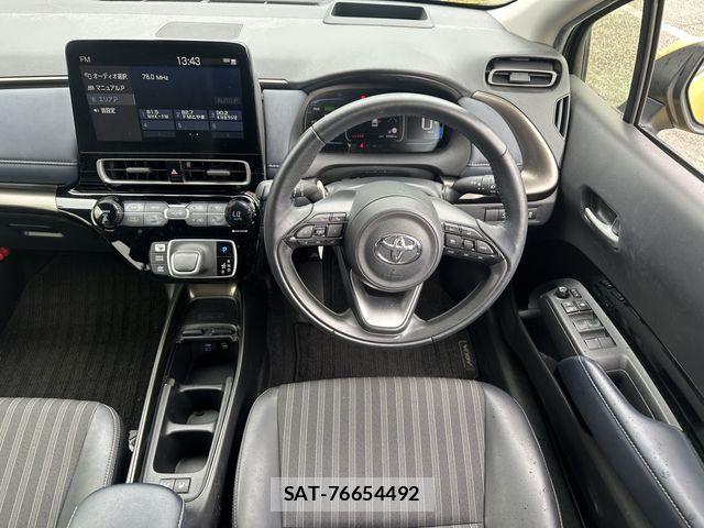 Toyota AQUA 2022-01 8827788-9