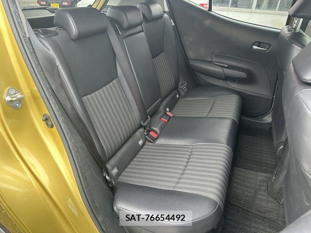 Toyota AQUA 2022-01 8827788-12