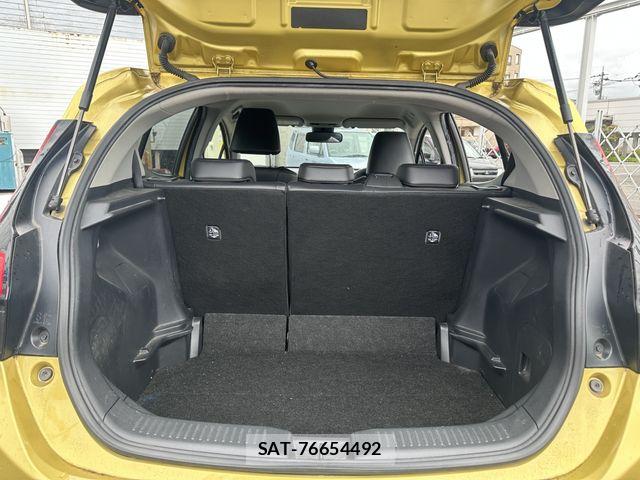 Toyota AQUA 2022-01 8827788-13