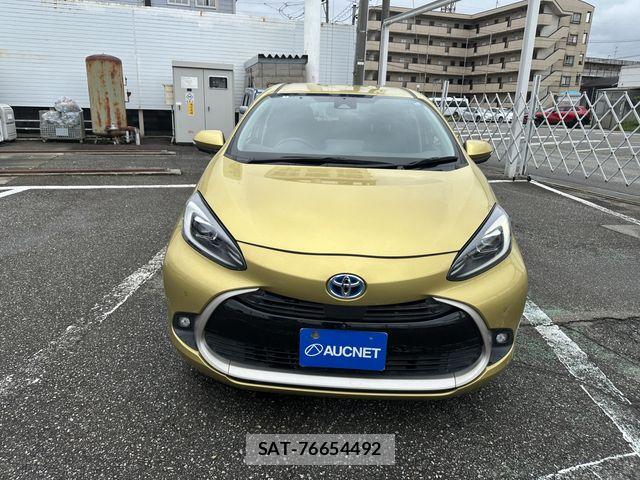 Toyota AQUA 2022-01 8827788-1