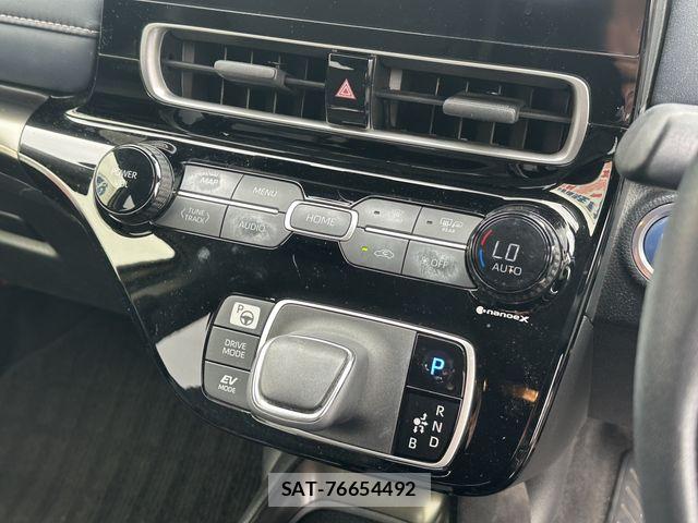 Toyota AQUA 2022-01 8827788-19