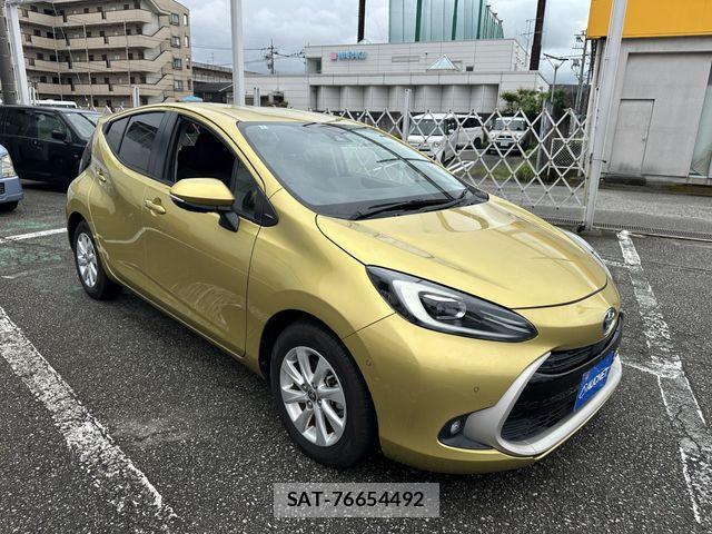 Toyota AQUA 2022-01 8827788-2