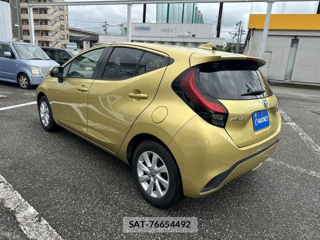 Toyota AQUA 2022-01 8827788-6