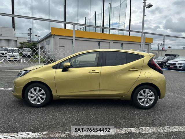Toyota AQUA 2022-01 8827788-7